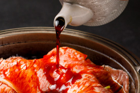 函館のすき焼き専門店・精肉店「阿佐利本店」